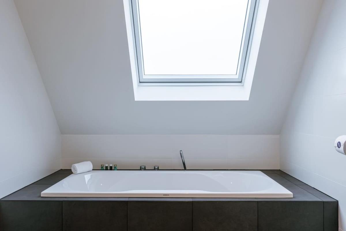 Huswell - Luxurious Apartment With Parking Beernem Exterior foto